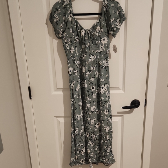 Hollister Green Floral Maxi Dress - Picture 1 of 8